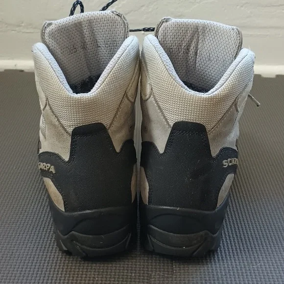 Women's 8.5 Scarpa Hiking Boots - Grey & Black - Picture 4 of 12